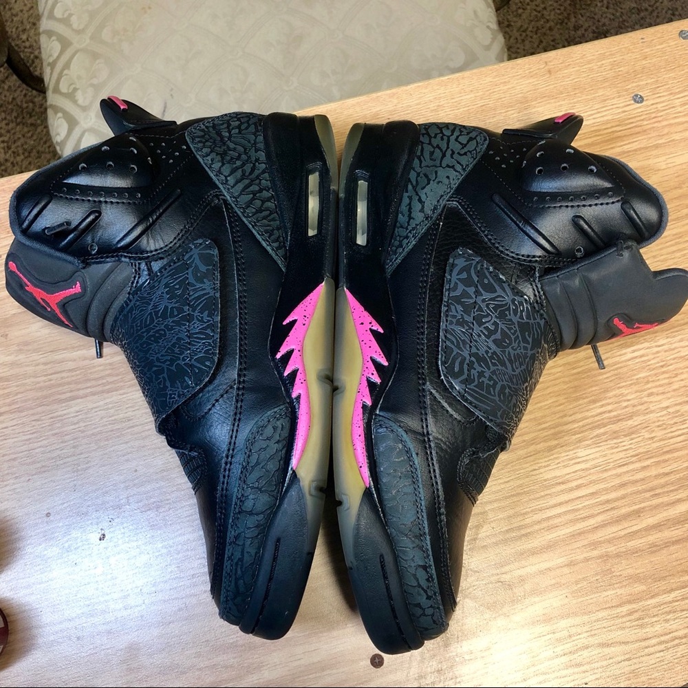 *SOLD!* 🔥Air Jordan Son Of Mars Shoes🔥 - Picture 4 of 8